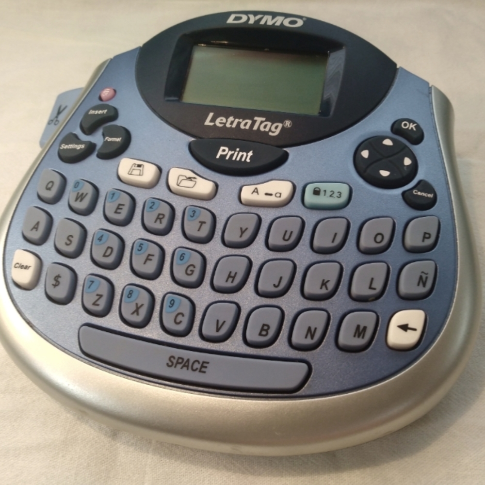 DYMO LetraTag Portable Personal Label Maker Tested Works built in Scissors